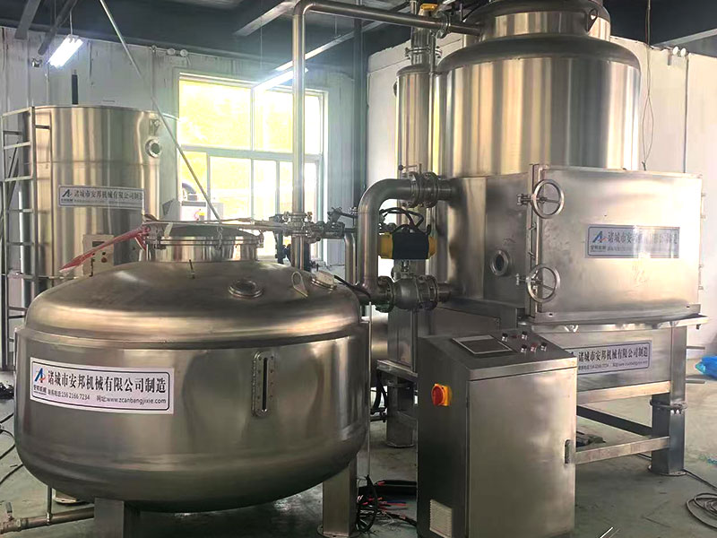 陜西果蔬脆片低溫油炸加工現(xiàn)場 陜西果蔬脆片低溫油炸加工現(xiàn)場